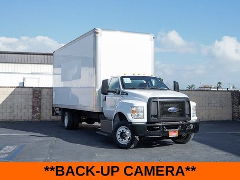Used 2017 Ford F650 2WD Regular Cab Super Duty image 2