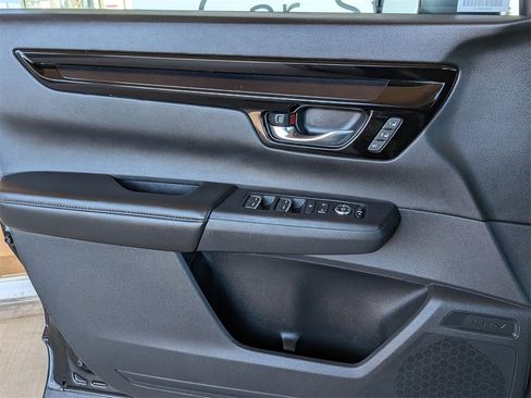 Used 2025 Honda CR-V EX-L image 9