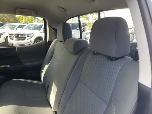 Used 2020 Toyota Tacoma SR5 image 13