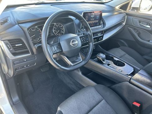 Used 2025 Nissan Rogue SV FWD image 15
