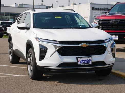 Used 2024 Chevrolet Trax LT w/ Driver Confidence Package FWD image 24