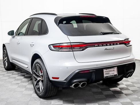 Certified 2025 Porsche Macan S image 3