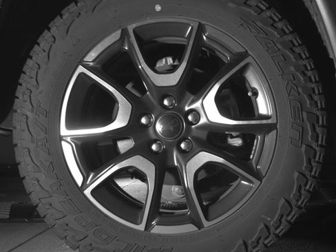Used 2025 Jeep Compass Trailhawk AWD/4WD image 15