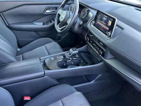 Used 2024 Nissan Rogue SV image 19