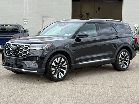 Used 2025 Ford Explorer Platinum w/ LUX Leather Package AWD/4WD image 2