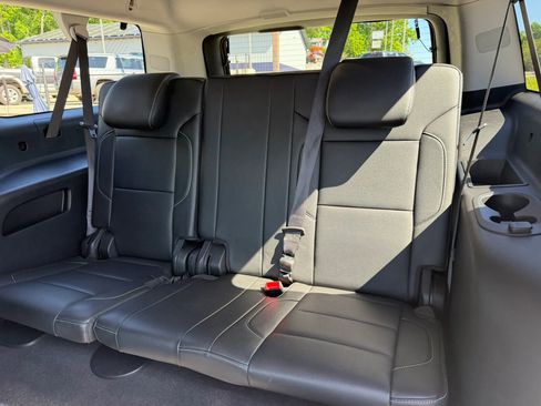 Used 2019 Chevrolet Suburban LT AWD/4WD image 41