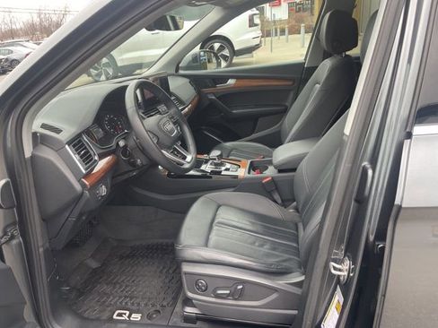Used 2023 Audi Q5 2.0T Premium w/ Convenience Package image 7