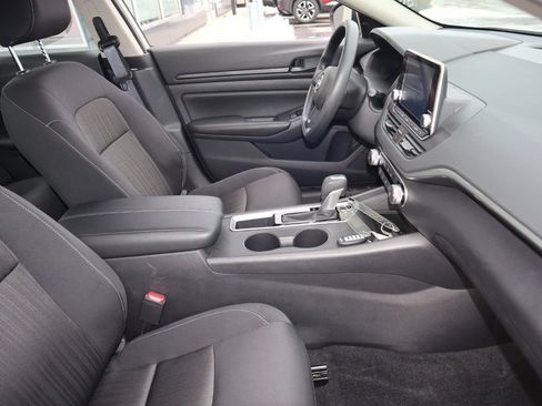Certified 2025 Nissan Altima 2.5 S FWD image 25
