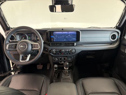 Used 2024 Jeep Wrangler High Altitude AWD/4WD image 17