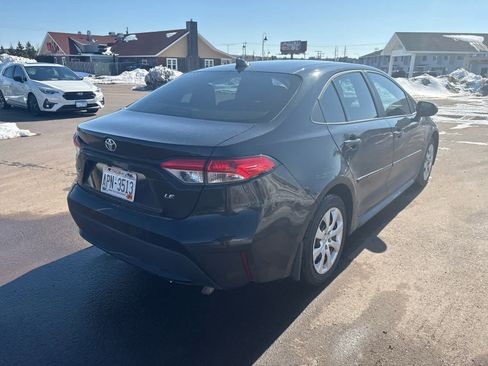 Used 2022 Toyota Corolla LE image 5