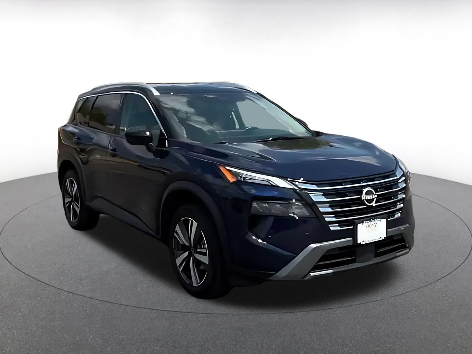 Used 2026 Nissan Rogue SL FWD image 3