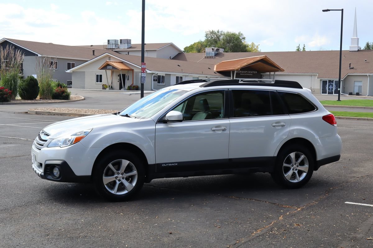 Used 2014 Subaru Outback 2.5i Limited w/ Moonroof Package AWD/4WD image 10