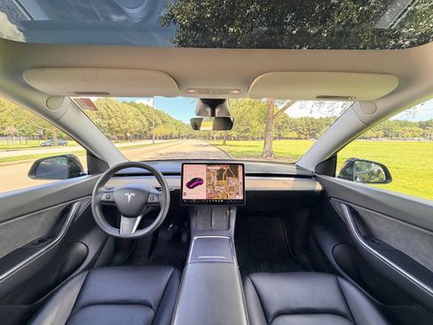 Used 2021 Tesla Model Y 2WD image 2