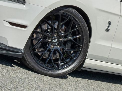 Used 2013 Ford Mustang Shelby GT500 RWD image 5