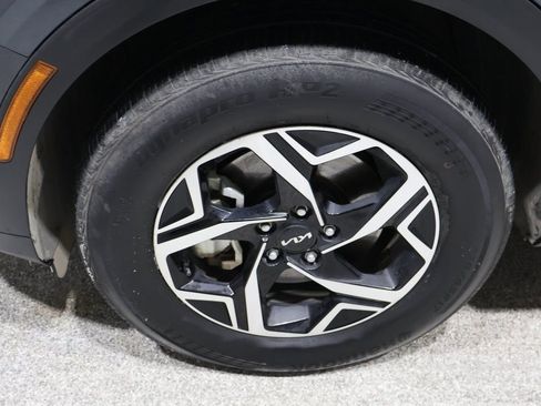 Used 2024 Kia Sportage LX image 8