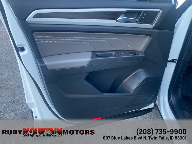 Used 2022 Volkswagen Atlas SE w/ Panoramic Sunroof Package AWD/4WD image 12