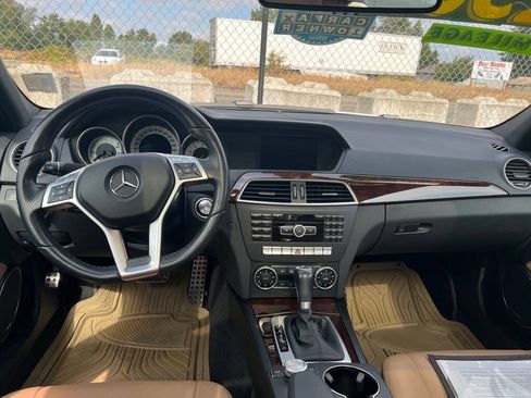 Used 2014 Mercedes-Benz C 250 Sedan image 17