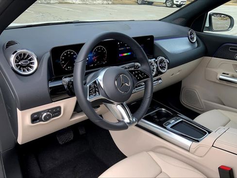 New 2025 Mercedes-Benz GLA 250 GLA 250 image 9