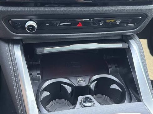 Used 2025 BMW M440i RWD image 31