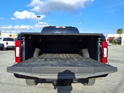 Used 2022 Ford F250 Lariat w/ Black Appearance Package image 21