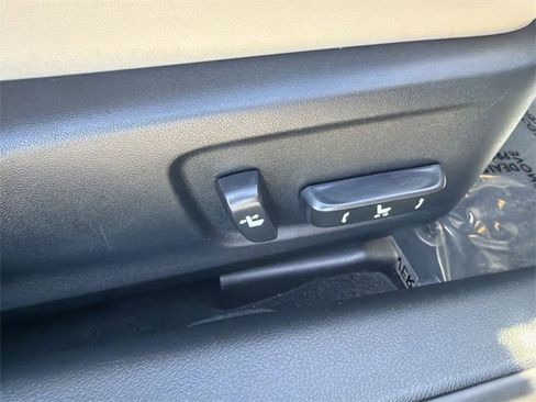 Used 2017 Lexus IS 200t 200t image 10