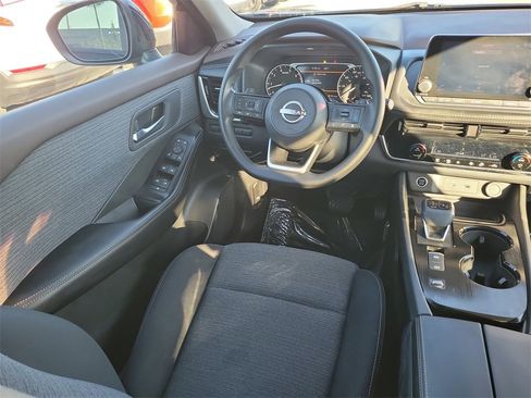 Certified 2023 Nissan Rogue SV image 10