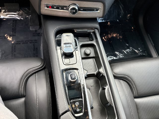 Certified 2023 Volvo XC90 B6 Ultimate w/ Protection Package Premier AWD/4WD image 26