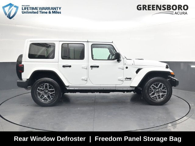 Used 2025 Jeep Wrangler Unlimited Sahara AWD/4WD image 4