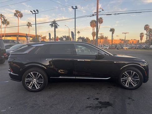 Used 2026 Cadillac Lyriq Luxury RWD image 8