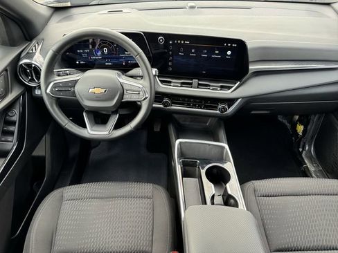 Used 2025 Chevrolet Equinox LT image 12