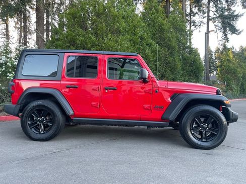 Used 2020 Jeep Wrangler Unlimited Sport image 3