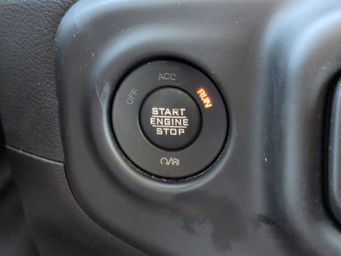 Used 2022 Jeep Gladiator Sport AWD/4WD image 28