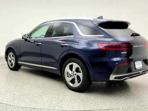 Used 2026 Genesis GV70 2.5T Select image 7