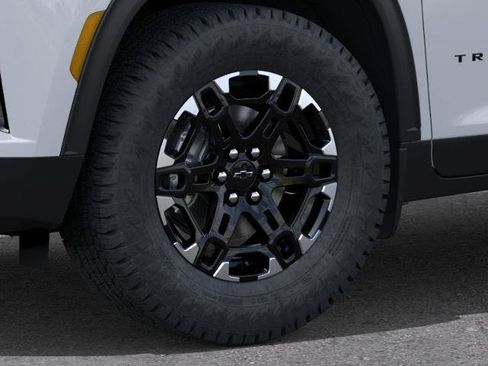 New 2027 Chevrolet Traverse Z71 w/ LPO, Floor Liner Package AWD/4WD image 33