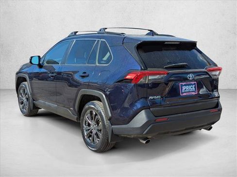 Used 2023 Toyota RAV4 XLE Premium image 8