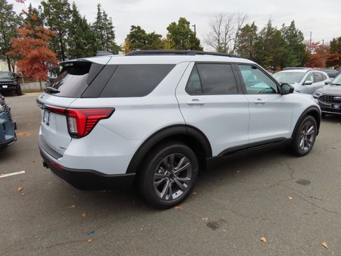 New 2026 Ford Explorer Active image 4