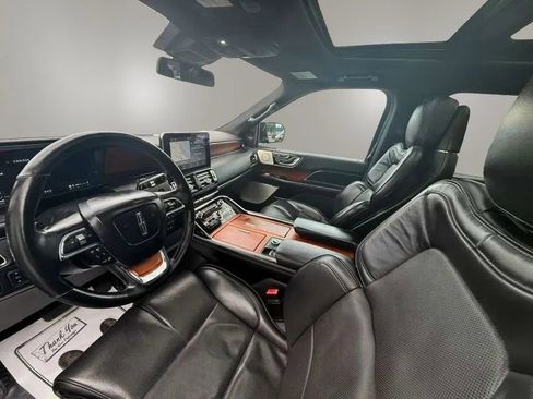 Used 2019 Lincoln Navigator Reserve AWD/4WD image 12
