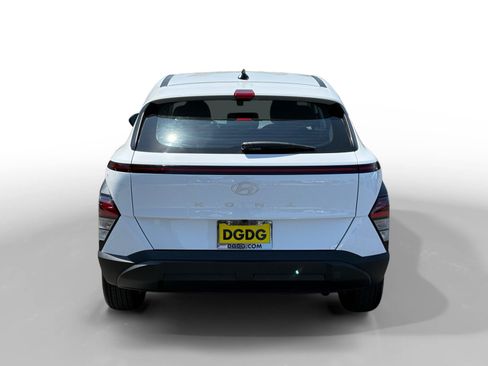 Certified 2026 Hyundai Kona SE FWD image 4
