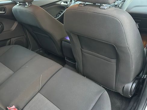 Used 2015 Ford Focus SE image 16