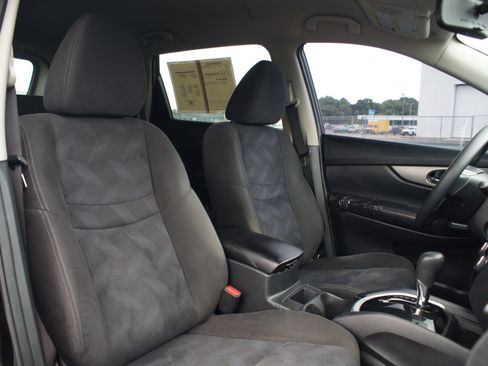 Used 2015 Nissan Rogue SV FWD image 20