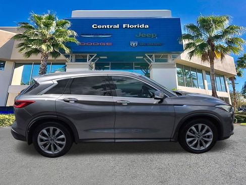 Used 2020 INFINITI QX50 Luxe w/ Navigation Package FWD image 3