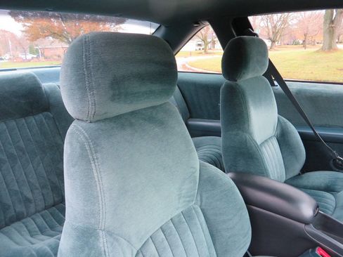 Used 1994 Pontiac Grand Prix SE image 14