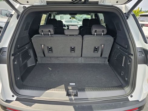 New 2026 Chevrolet Traverse LT image 23
