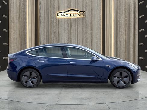 Used 2019 Tesla Model 3 Standard Range RWD image 8