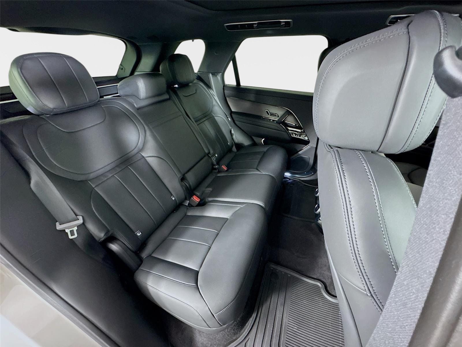 New 2026 Land Rover Range Rover Sport SE AWD/4WD image 29