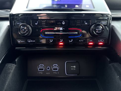 Used 2021 Jeep Grand Cherokee L Laredo w/ Luxury Tech Group I AWD/4WD image 24
