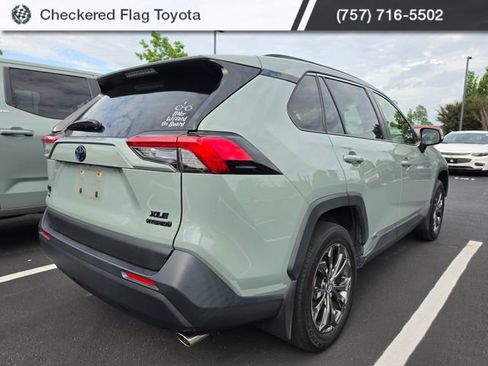 Used 2022 Toyota RAV4 XLE Premium AWD/4WD image 6