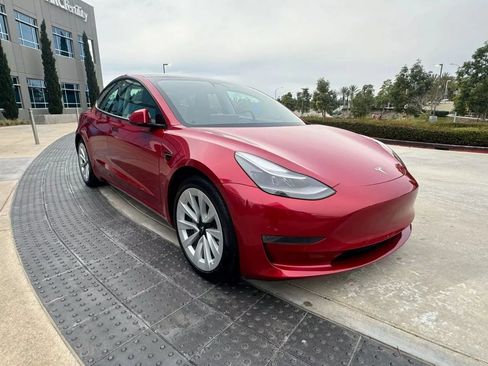 Used 2023 Tesla Model 3 Standard Range RWD image 2