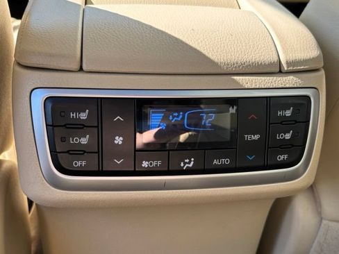 Used 2017 Toyota Highlander Limited Platinum AWD/4WD image 8