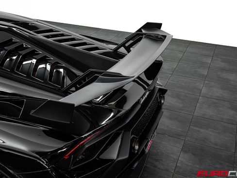 Used 2022 Lamborghini Huracan STO RWD image 22